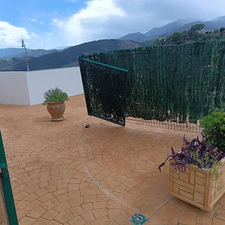 Casa Rural La Revuelta Con Las Mejores Vistas A La Naturaleza Yunquera Екстер'єр фото